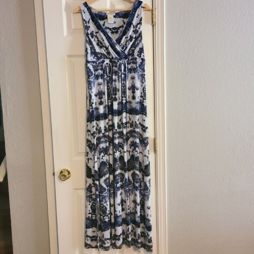 Matty M Blue White Abstract Maxi Dress Medium Empire Waist Stretch Summer V Neck